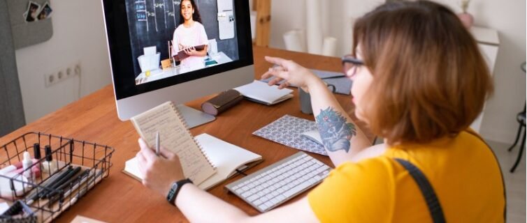 10 Ways to Improve Grades Through Online Chemistry Tutoring